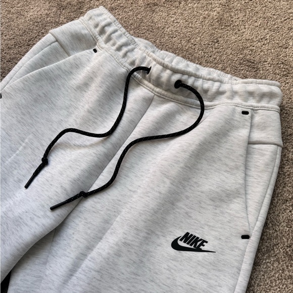 NWT Mens Nike Tech Fleece Joggers Size Small NEW - Picture 2 of 14